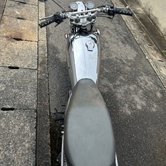 YAMAHA SR400-2 黒 格安提供車 エンジン始動確認 期間限定車体価格 現状渡し諸経費￥0の画像