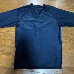 新品未使用ラッシュガード150紺色の画像