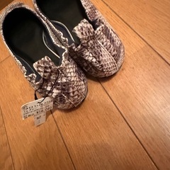 新品パンプスの画像