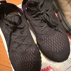 スニーカー