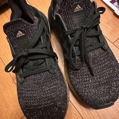 adidasスニーカー