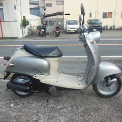 おかげ様で取り引き完了となりました。YAMAHA 2st VINOビーノ シルバー セル始動　速く好調 　バッテリ新品交換他　納車整備点検済み 登録後すぐ乗り出せます。デイトナRサス　社外ミラー他 直接引き渡し　配送手配も可　SA10J　５AU　４JP　原付の画像