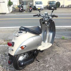 おかげ様で取り引き完了となりました。YAMAHA 2st VINOビーノ シルバー セル始動　速く好調 　バッテリ新品交換他　納車整備点検済み 登録後すぐ乗り出せます。デイトナRサス　社外ミラー他 直接引き渡し　配送手配も可　SA10J　５AU　４JP　原付の画像