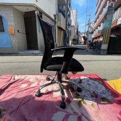 オフィスチェア　シンプル　軽量の画像