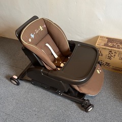 シートベルト付き、ベビーチェアの画像