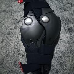 HONDAバイク用膝プロテクターの画像