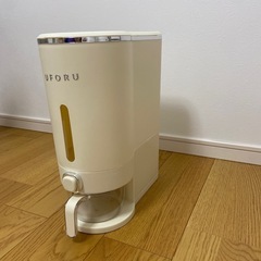 【お譲り先決定】UFORU ボタン式米びつ 10kg 計量カップ付き ライスストッカーの画像