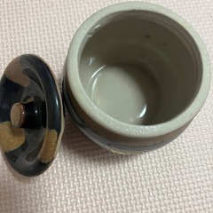 小ぶりな梅干し入れの画像