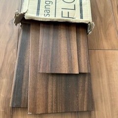フロアタイル 端材 の画像