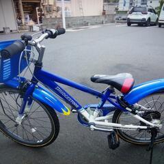 ブリヂストン　22インチ　男の子自転車　青/白　変速　LEDライトの画像