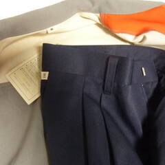 長期放置保管　経年劣化凄い　メーカー詳細不明　エネオス　 ENEOS　MITSUBISHI OIL　三菱オイル 　作業着　2着　作業ズボン　2着オマケの画像