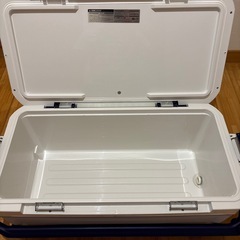 シマノ製　クーラーボックス
の画像