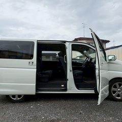 低走行8万キロ☆極上車入りました☆月々1.2万円〜分割払い可❗️車検2年付き！大人気☆日産 エルグランド☆8人乗り☆ナビ付き☆走行中DVD見れます☆便利なバックカメラ付き☆ドラレコ付きのフル装備☆両側電動スライドドア☆ウィンカーミラー☆フル装備☆事故修復歴無し☆車内広々三列シート‼️の画像