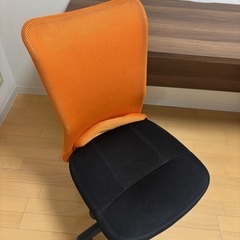 富士貿易　メッシュバックチェア オレンジ黒