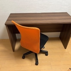 富士貿易　メッシュバックチェア オレンジ黒の画像
