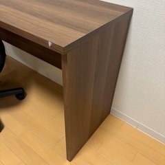 【明日受け渡し可能】ブラウン木製デスクの画像