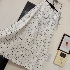 美品　ドットミディアムスカ-トの画像