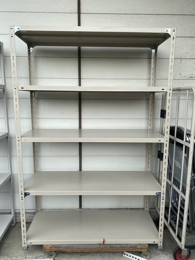 本日土曜日 スチールラック大量入荷！