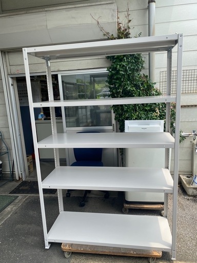 本日土曜日 スチールラック大量入荷！