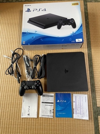 プレステ4本体とオマケ