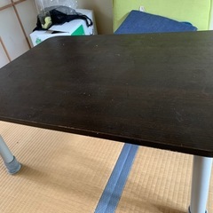 テーブル