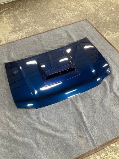 平成24年車 JB23 スズキ ジムニー ボンネット フード 後期 ダクト付き カラーNo ZJP 9型より取り外し