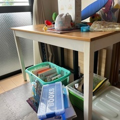 テーブル