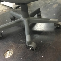 無料【中古】オフィスチェア1台（グリーン／肘掛け付き）お譲りします！の画像