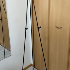 イーゼルスタンド
