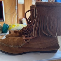 ミネトンカ　ブーツ2足セットの画像