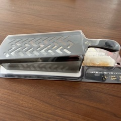 貝印　おろし器　受け皿付き　未開封　の画像