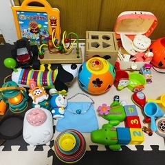 おもちゃ、おもちゃラック、本棚