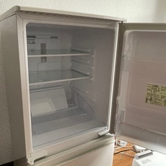 シャープ　両開き　単身用　冷蔵庫の画像