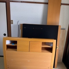 ニトリ製跳ね上げ式セミダブルベッド（交渉中）