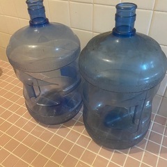 無料 ウォーターサーバー　5ガロンボトル　水缶