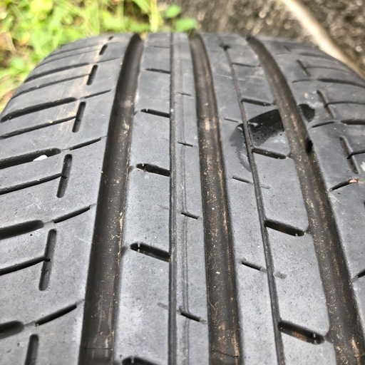 トヨタ　ヤリス　中古
純正タイヤ