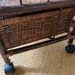 ラタン　コーナーラックの画像