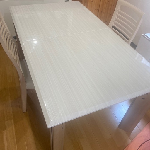 ★伸縮ダイニングテーブル　椅子2脚付き★
