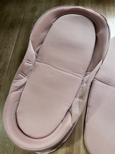 値下げ！【美品】ネオママイズム　ベッドインベッド　ピンク　　スペアクッション付き　