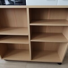 キャスター付き本棚の画像