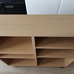 キャスター付き本棚の画像