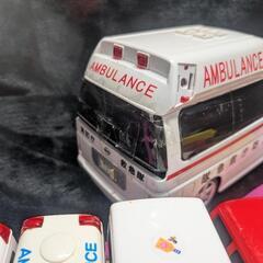 働く車　大き目な車のおもちゃの画像