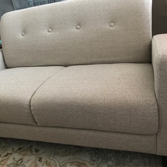 ほぼ新品の2人掛けソファー　ベージュの画像
