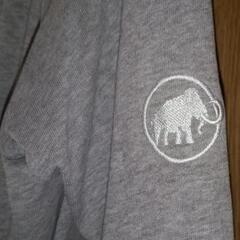 MAMMUT パーカー Mサイズの画像