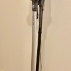 スティック掃除機スタンドの画像