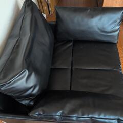 黒 大きめ 正方形ソファ クッション3つ付きの画像