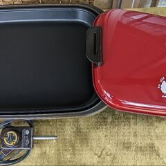 ホットプレート、三菱製、角形、赤、プレート取り外し式、縦置きスタンド付き、取説付きの画像
