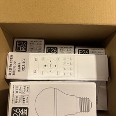 調光調色LED電球　E26 60w リモコンつき　4個の画像