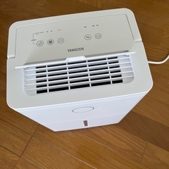 【ほぼ新品】山善 コンプレッサー式除湿器 の画像