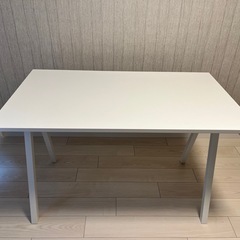 【美品】テーブル_デスク_IKEA（新品価格:12,990円）の画像